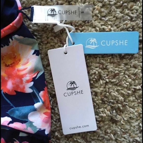 Cupshe one piece swimsuit - Picture 2 of 4